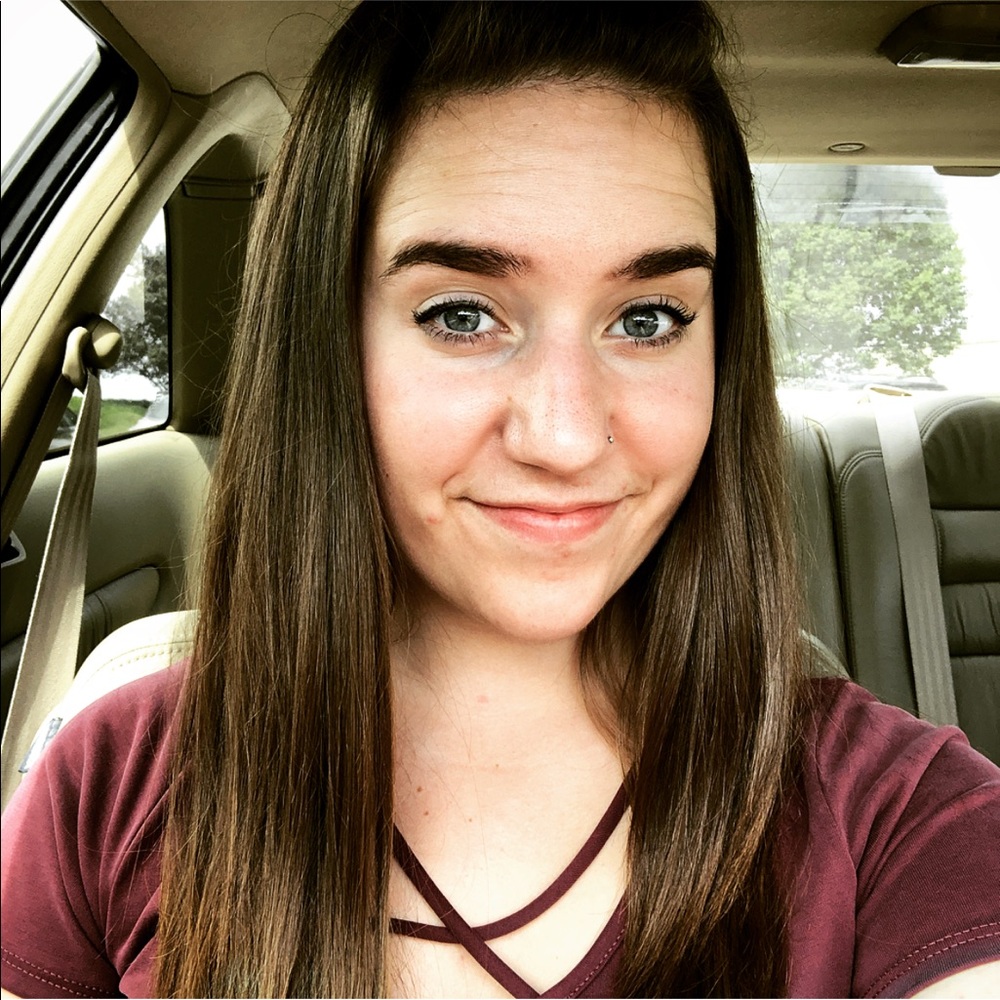 Meet your Posher, Hannah